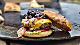 In Out Burger mit der Plancha auf dem Tandoor #shorts