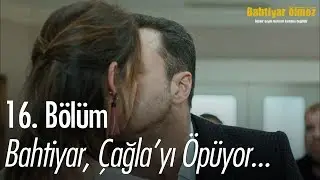 Bahtiyar, Aylin'in yanında Çağla'yı öpüyor - Bahtiyar Ölmez 16. Bölüm