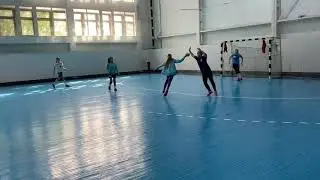 Хрест у нападі, гандбол