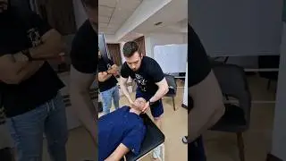 Манипуляция шеи. #manualtherapy #chiropractor #массаж #мануальнаятерапия #мануальныйтерапевт #hvla