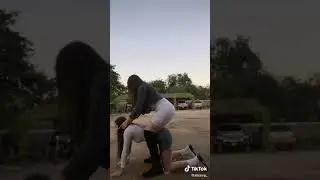 Motor olan seksi kızlar