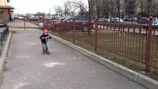 На самокате