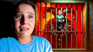 HORROR CLOWN JOKER wohnt in meinem Keller ! 😫🩸(Ich habe Angst) - Celina