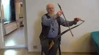 Spiller på sag