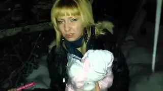 04 Дед Мороз раздает подарки