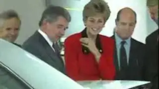 Princess Diana returns Mercedes (She's Beautiful!)