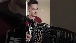 В хохолочке вшей ищу 
