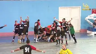 لاعب وفاق عين التوتة لكرة ايد امين بلعيد يسجل في الثانية الاخيرة و يؤهل الوفاق للنهائي