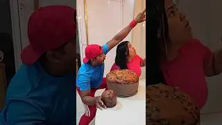 OLHA LÁ 👀👀👀😲😱🤔#panettone #funny#food#funnyvideos #funnymoments #santaclaus#comedy #like