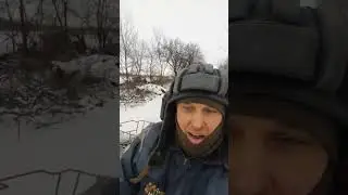 Мотоцикл , зима , снег и Саня на санях .