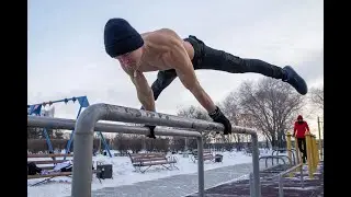 Тренируются мороз -34 с голым торсом