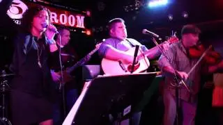 Christmas in New York (Cover) | Broken Banjo Strings w/ Kathleen Fee, Denny McCarthy, Kevin McCarthy