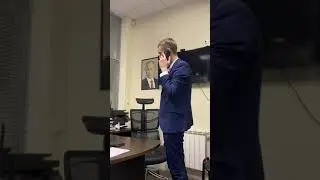 Миллиардеру позвонил Путин, а тот сознался сколько он зарабатывает в месяц.