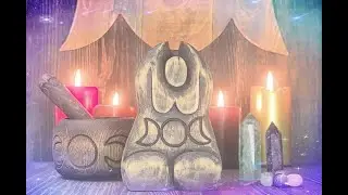 Triple moon goddess with Moon phases