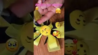 Moño con emojis 🤗