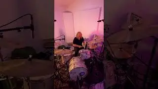 Tal Bergman | I Love Drumming ! #drums #drumming #drummer #groove #recordingstudio 😎👍