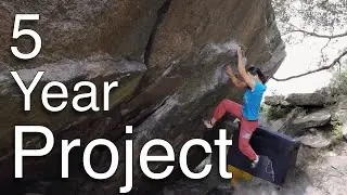 Gorilla Warfare Curbar Bouldering
