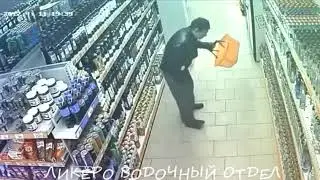 Мужик танцует в алкогольном отделе. Хороший тамада и конкурсы веселые