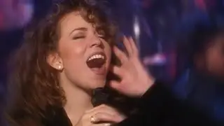 Mariah Carey - Live Whistle Notes With VIBRATO!