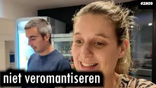 ROMANTISCH KOFFIEHUISJE? | JOLIEN EN JENNO VLOG 2809