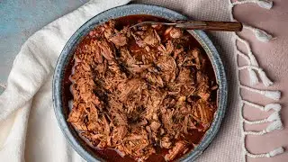 HOW TO MAKE BARBACOA LIKE CHIPOTLE IN THE SLOW COOKER