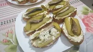 Бутерброды со шпротами! Быстро и очень вкусно!