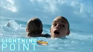 Lightning Point / Alien Surfgirls S1 E8: Risky Business