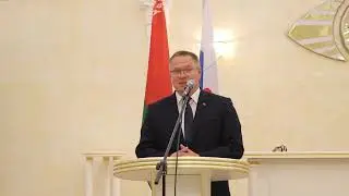 Дмитрий Пимошенко поздравил женщин с Днём матери.