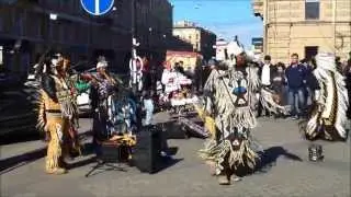Индейцы в Санкт-Петербурге отгоняют злых духов дождя :)  Full HD 1080p