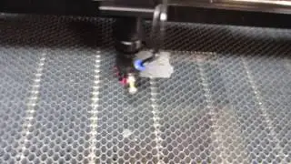 Grawerowanie zdjęć na szkle laserem co2 ploterem laserowym Sybil Pro 6040