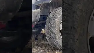 Jeep Wrangler Sahara drive on stones
