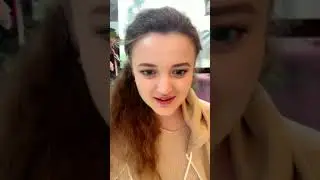 periscope live broadcast chatting with friends