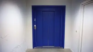 Special 1997 KONE M hydraulic freight elevator @ Gydevang 42-44, Allerød, Denmark