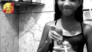 The teenage girl is taking a bath in the bathroom using shampoo🧴🩵