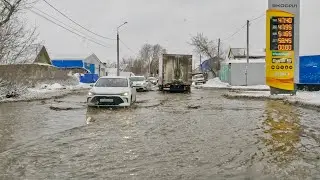 Ямы и лужи по самые пороги — ужасные дороги в «Зубчаниновке»