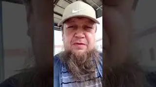 Под покровом темноты урали социальную лавку для народа !