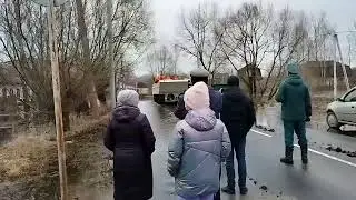 вот на чем домой в поселок ездим . Половодье 2023