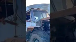 Трактор Т-150 К спасает Трактор NEW HOLLAND из Болото