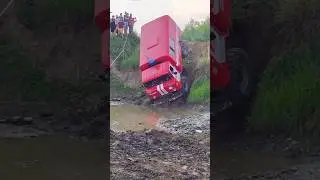The GAZ-66 almost reached its limits and nearly flipped over. 