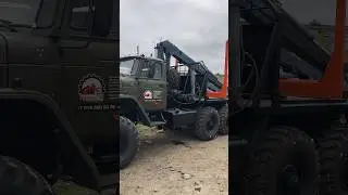 Урал-лесовоз с КМУ.