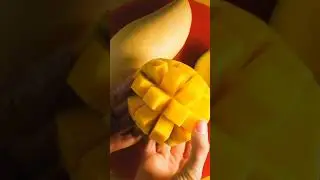आम काटने का अनोखा तरीका 