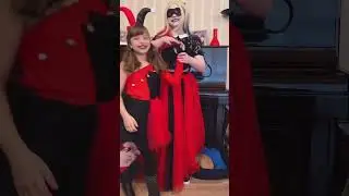 HARLEY QUINN APRESENTANDO SUA FILHA ✰ 