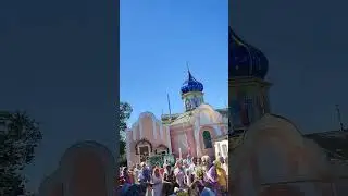 Божественная Литургия в День Происхождения Честных Древ Животворящего Креста Господня