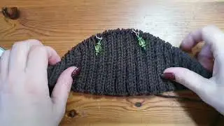 A headband if hats don't suit you. Knitted with needles, simple and original.