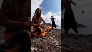Тренировка на пляже, загорелая Юля играет на барабане❤️🥳🌞