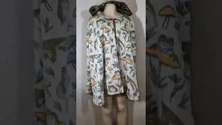 Croak Cloak 2.0 has a special surprise inside! #cloak #renfaire #frog #sewing #smallbusiness #shorts