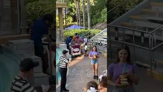 Tuesday good vibes with Rob the mime