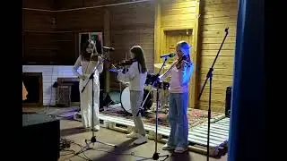 @гитарныепосиделки 08.04.2023г.Вальс из к/ф "Мой ласковый и нежный зверь"исп. трио скрипачек.