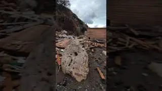 Последствия шторма. Смыло пляж. Постапокалиптический вид