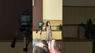 А весна ніжна чарівна